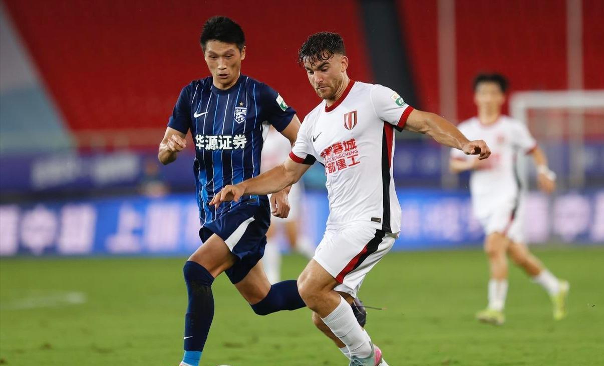 里程碑夜！成都蓉城完成体检，意甲冲刺阶段刷纪录，震撼外界，阵容厚度经受考验的简单介绍体育赛事直播,